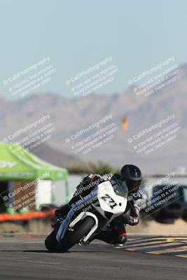 media/Oct-30-2025-Racers Edge (Thu) [[dabbdaf680]]/2-A Group/Session 2 (Turn 16)/